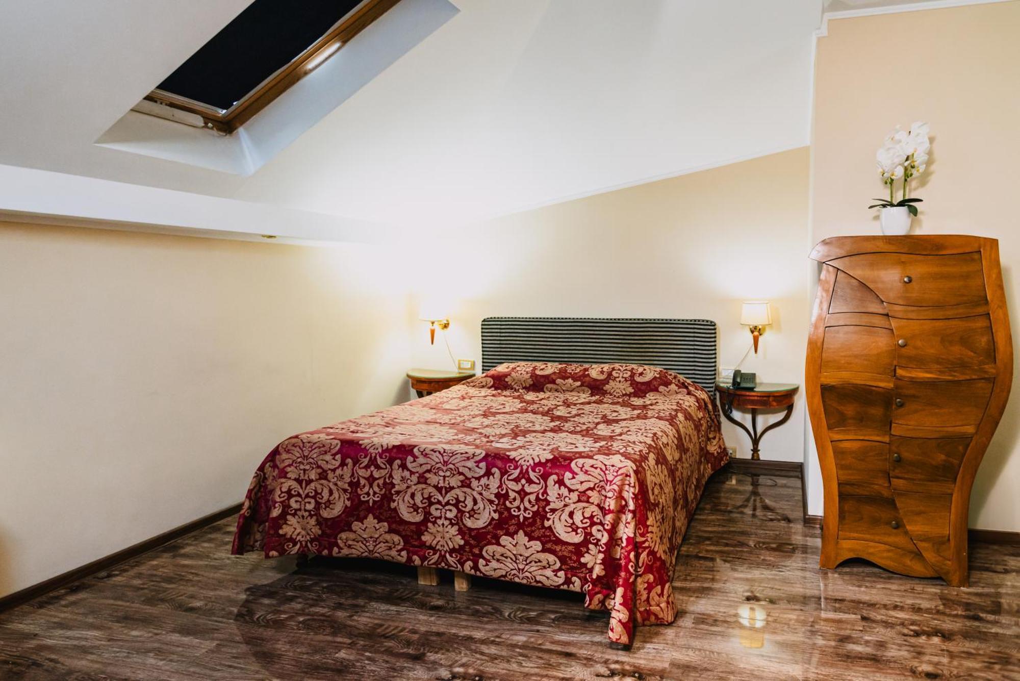 Vigo Hotel Ploieşti Eksteriør bilde
